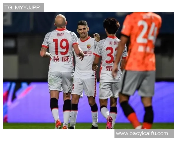 北京足球队以63分稳居锦标赛积分榜首位争冠形势一片大好