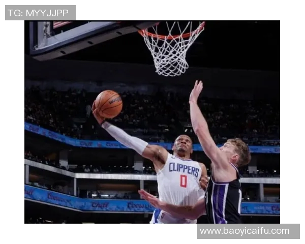 拉塞尔威斯布鲁克的篮球传奇与职业生涯的辉煌成就探讨