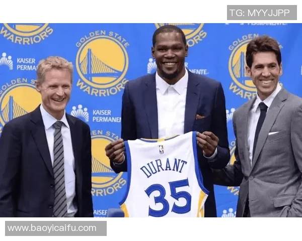 杜兰特申请交易引发热潮三队争抢太阳热火76人全力以赴