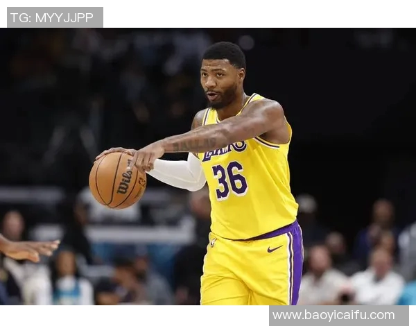 老鹰与湖人激战正酣比分背后隐藏的精彩故事与战术分析 老鹰与湖人激战正酣比分背后隐藏的精彩故事与战术分析