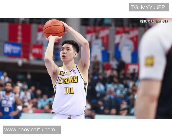 朱俊龙：从青涩少年到职场精英的成长之路与奋斗故事