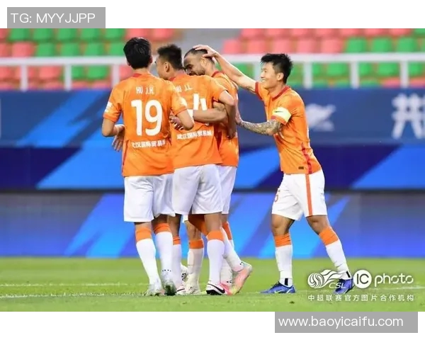 武汉足球队意识争议引发热议球迷与专家观点碰撞解析